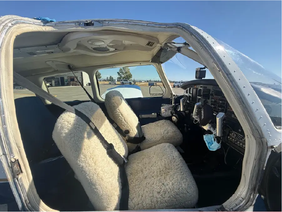 Piper Arrow - Front Seats
