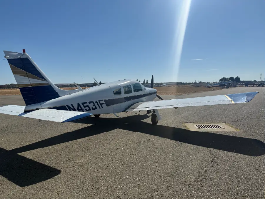 Piper Arrow - Co-Pilot side QTR Back View