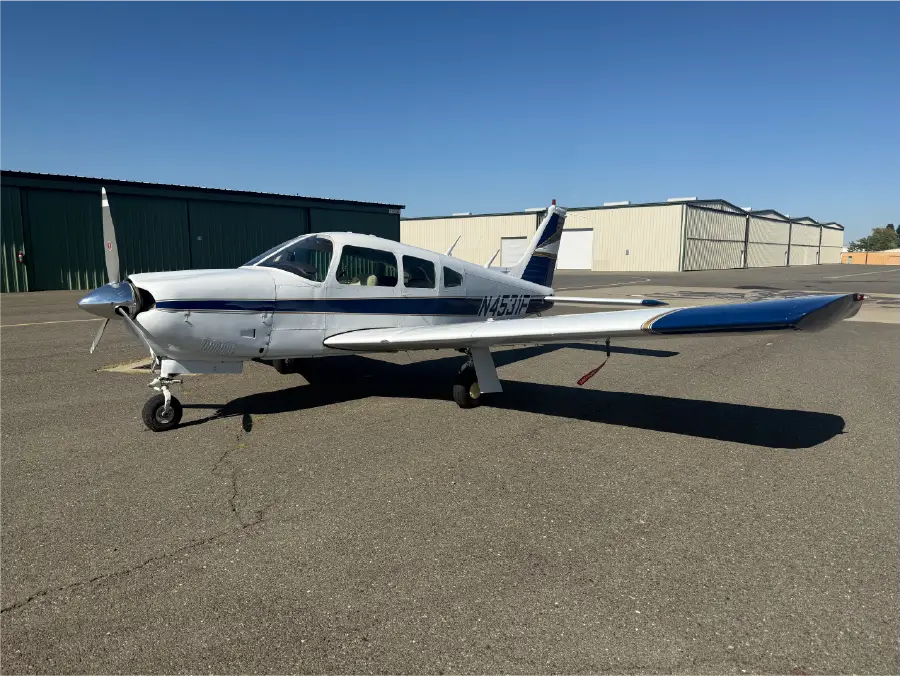 Piper Arrow - Pilot side QTR Front View