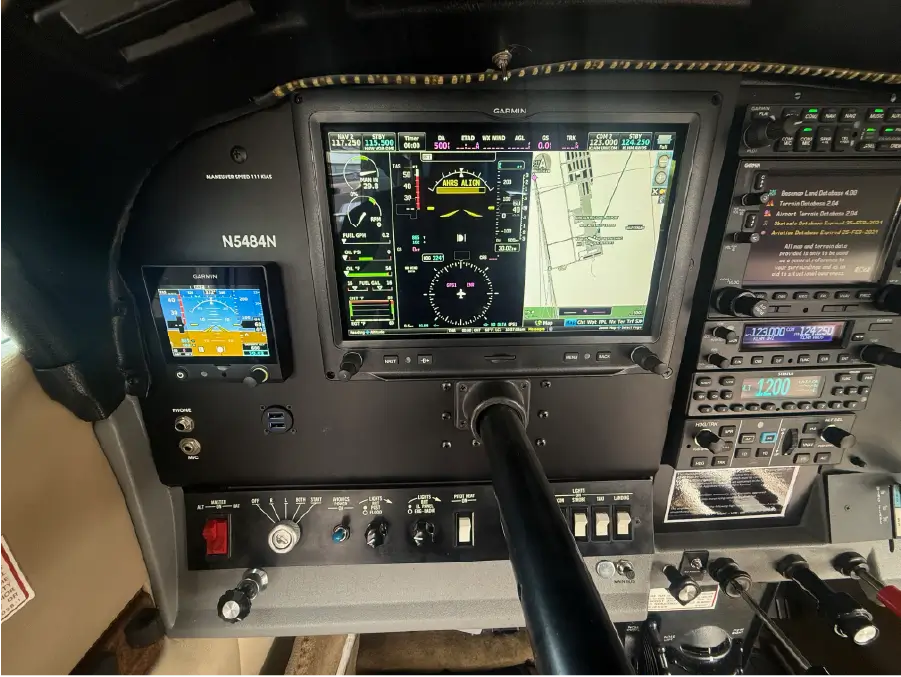 Cessna 182R Panel - Pilot Side