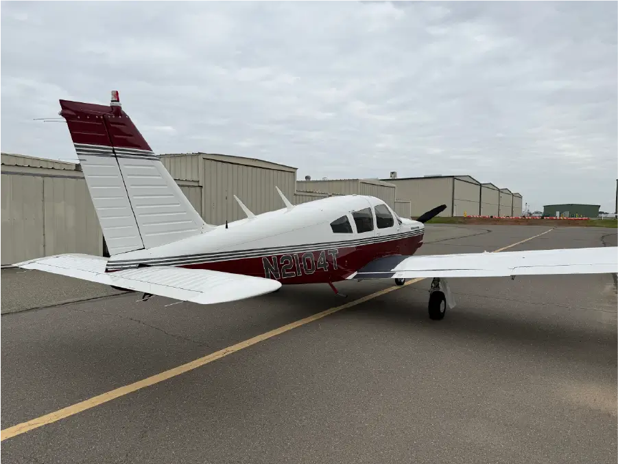 Piper Arrow - Co-Pilot Side QTR Back