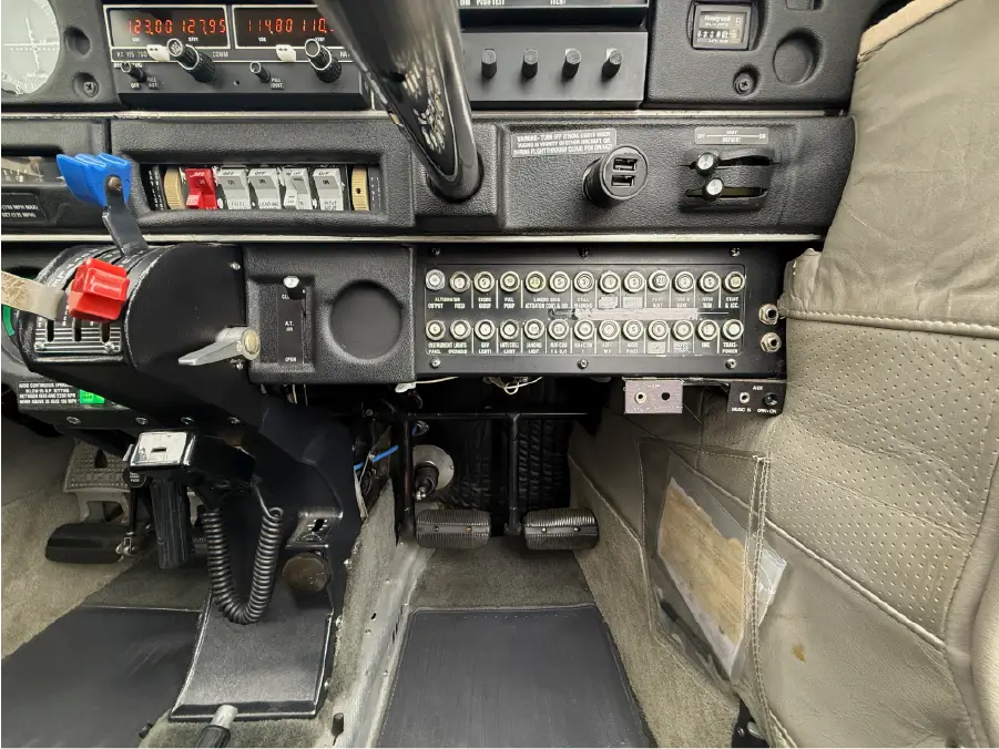 Piper Arrow Lower Panel - Co-Pilot Side