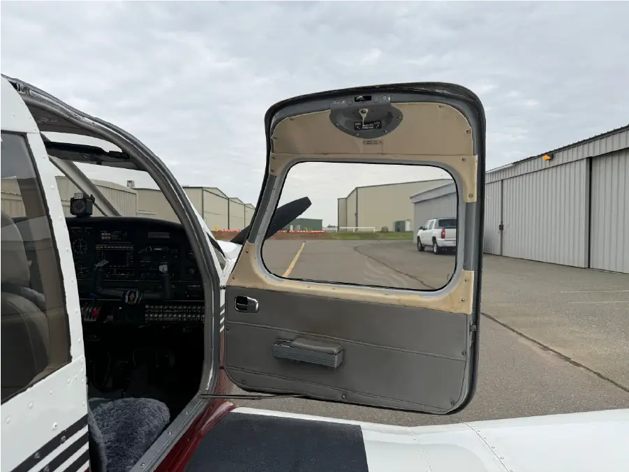 Piper Arrow - Co-pilot side door