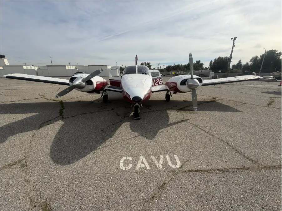 Piper Seneca - Front View