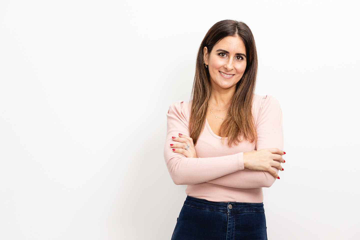 Vanessa Severiano is a seasoned sales and marketing strategist with over 20 years of experience helping service-based entrepreneurs and businesses achieve sustainable growth. She specializes in strategic clarity, revenue-focused marketing, and streamlined systems that drive results.
