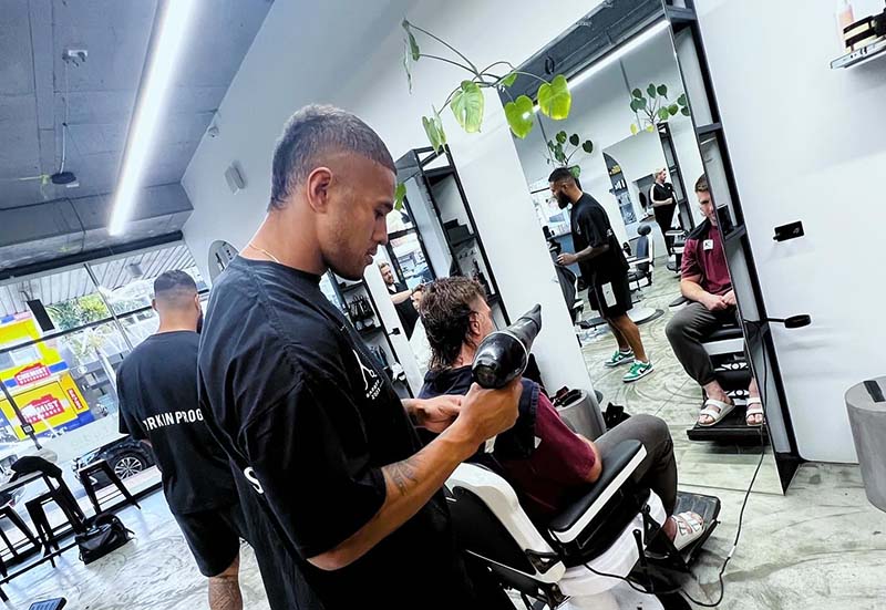 Michael Chee Kam barber training at The Barber Academy Michael Chee Kam barber training at The Barber Academy