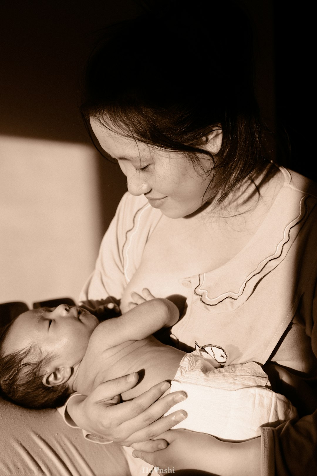 Breastfeeding and Sleep Training