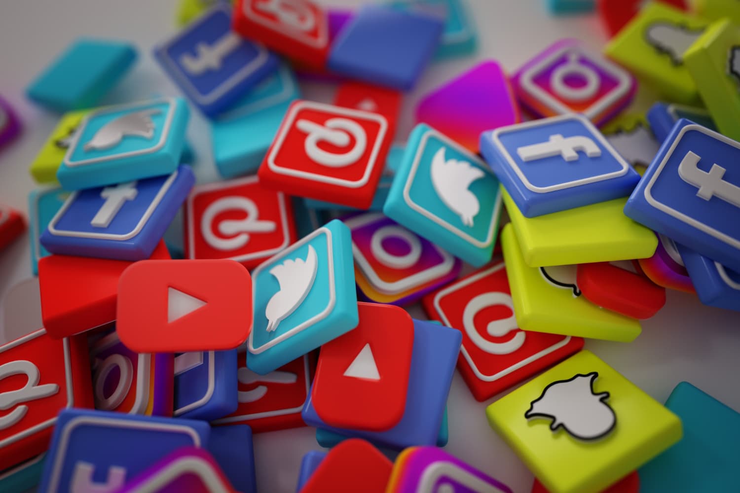 comment mettre en avant sa marque avec les réseaux sociaux