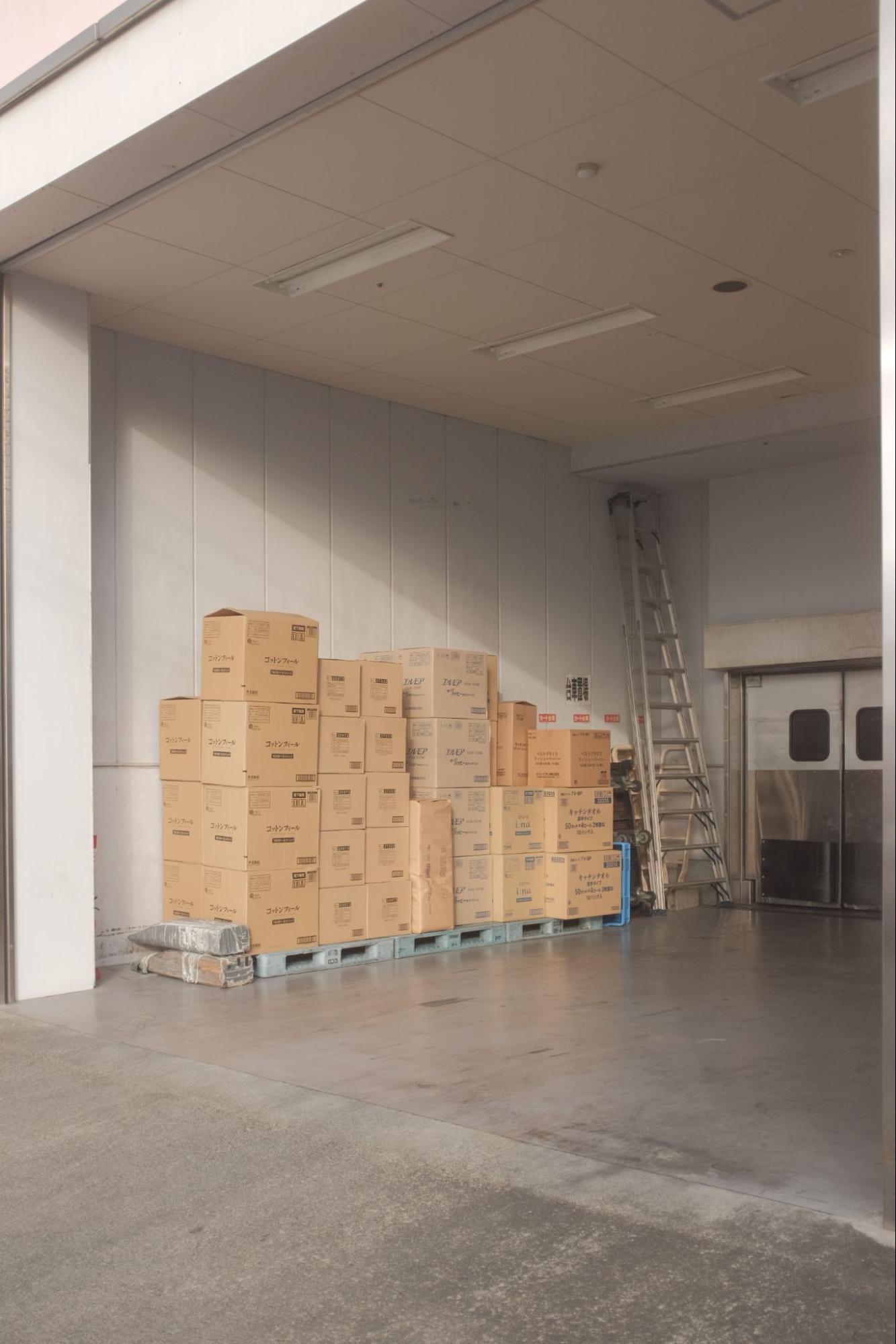 Utiliser le dropshipping pour éviter les stocks