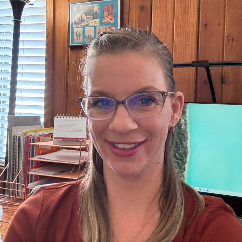 I love being able to assist small businesses from dog/cat groomers, to construction, to agriculture, artists, and gift shops! I love it all!

You will that find my passion to serve these industries and help with business organization will greatly enable your business to thrive and succeed.

Let me take care of your bookkeeping and/or tax preparation needs so you can de-stress and work on other things in your business!