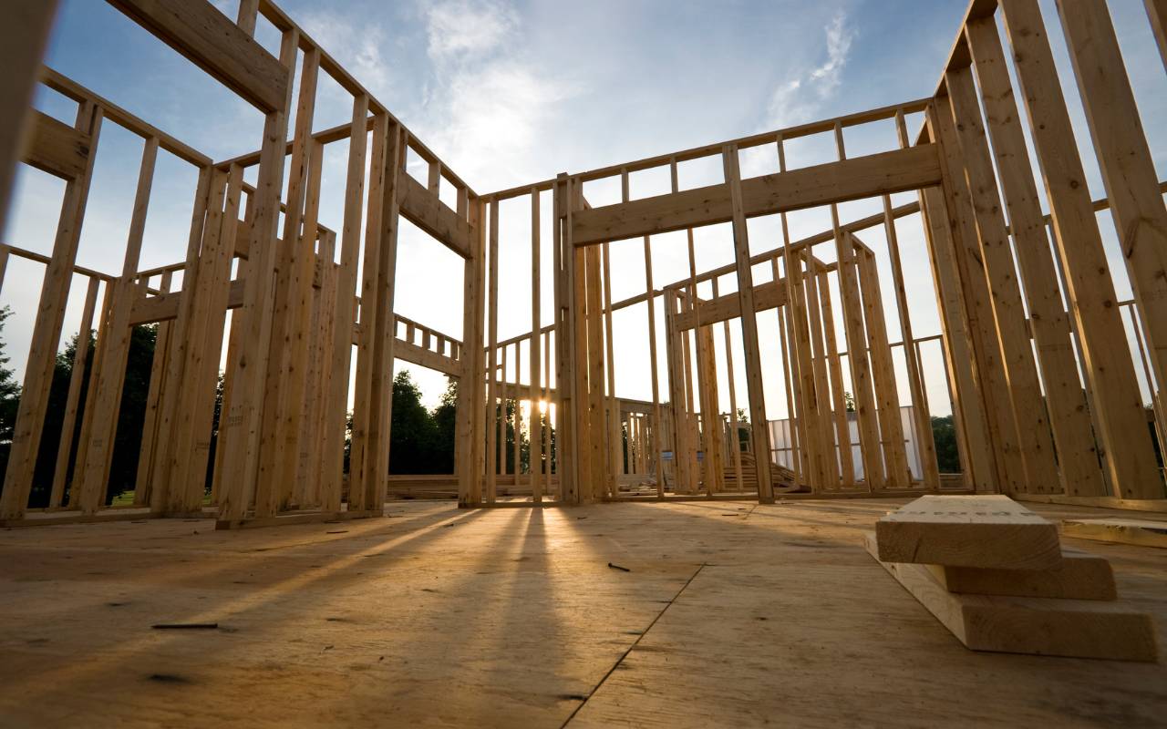 Season Showdown: Building in Spring vs Fall—Which Is Best