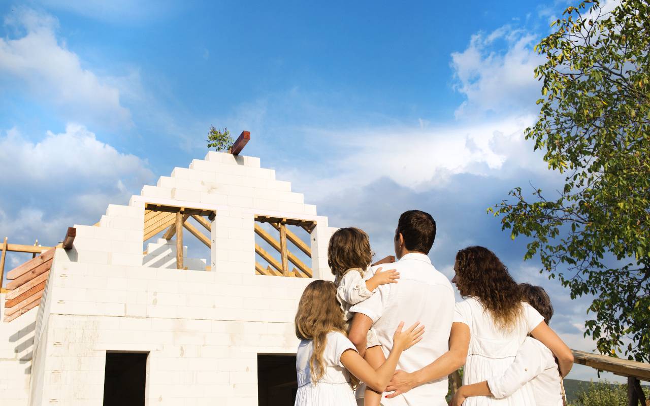 Master the Art of Seasonal Building: Essential Tips You Can't Miss