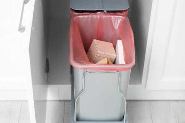 pull-out trash