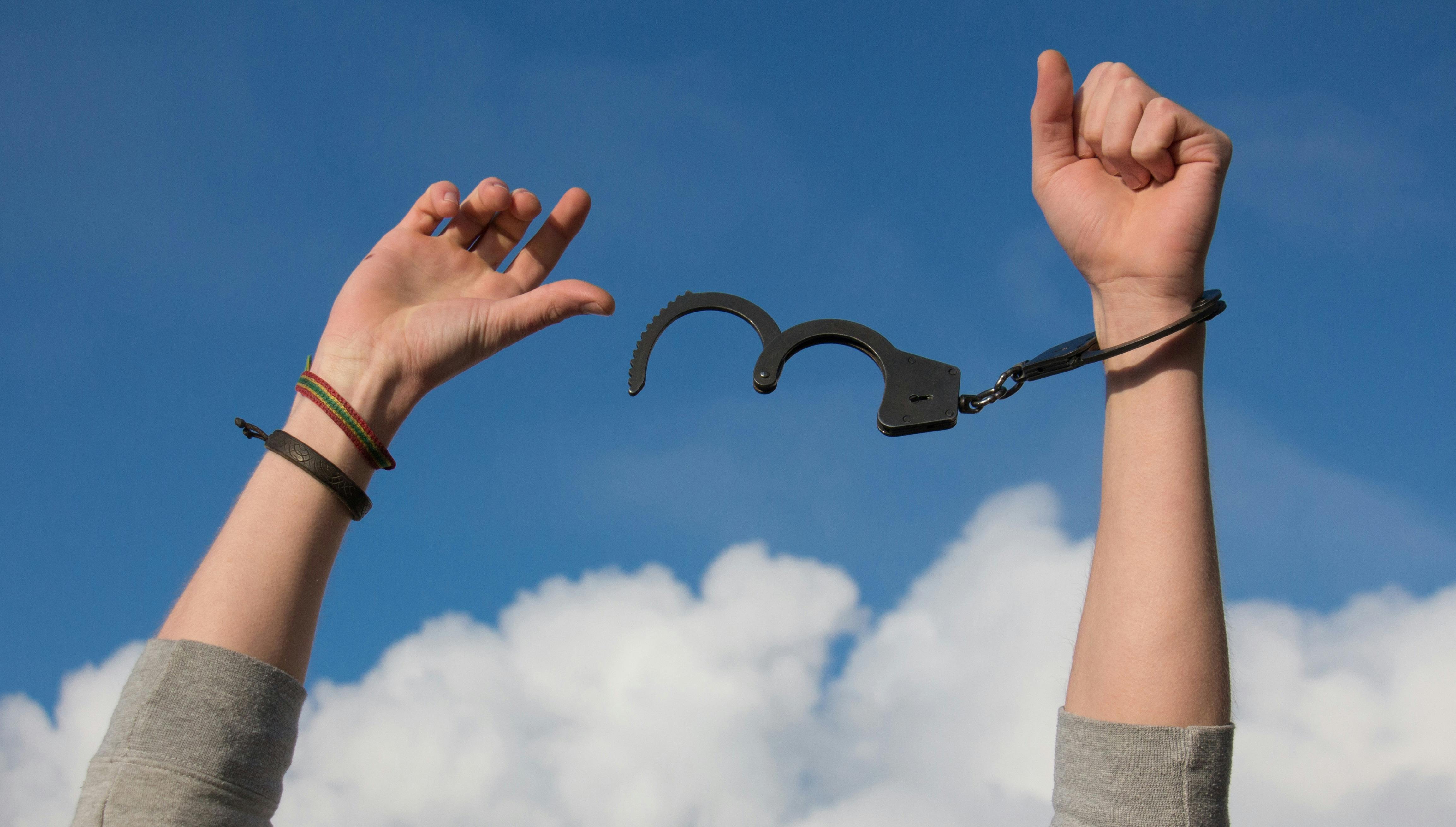 Pixabay handcuffs Pixabay handcuffs