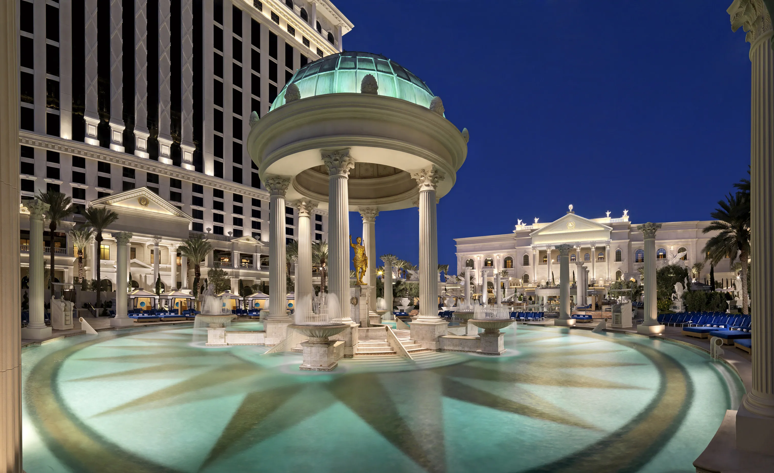 UNWIND AT THE GARDEN OF THE GODS POOL OASIS