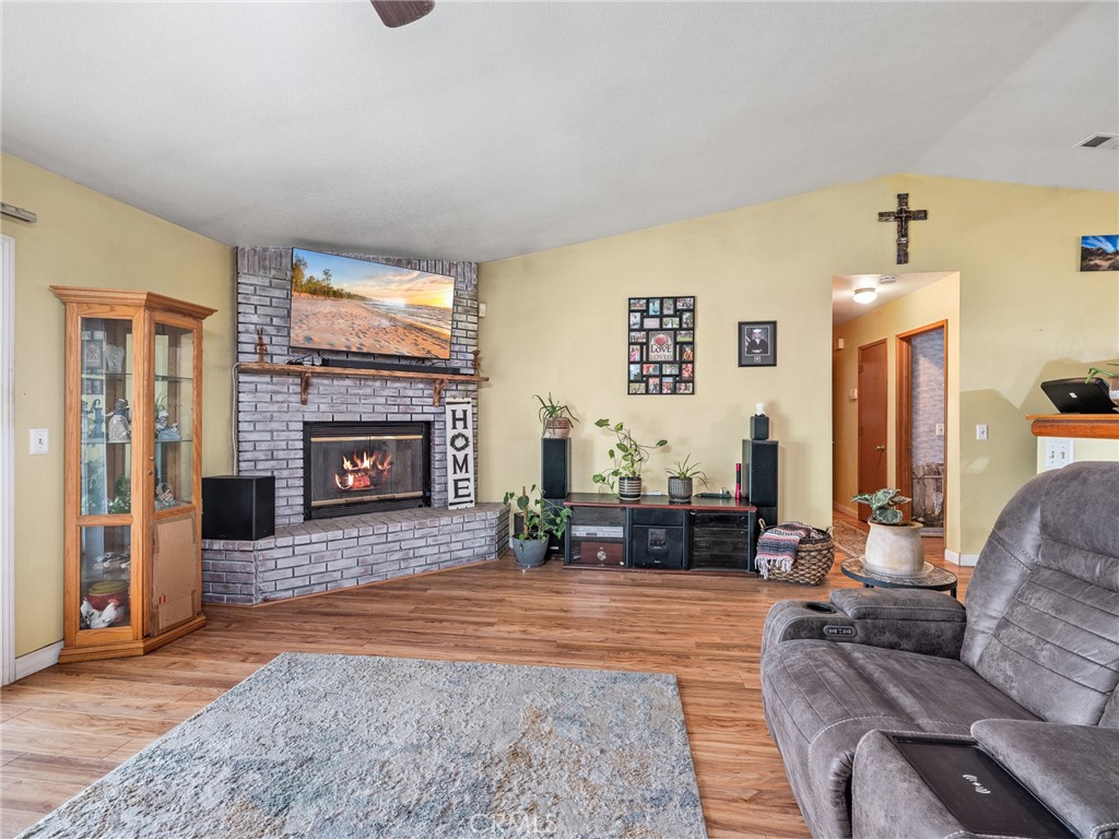 7697 Montrose Avenue, Hesperia