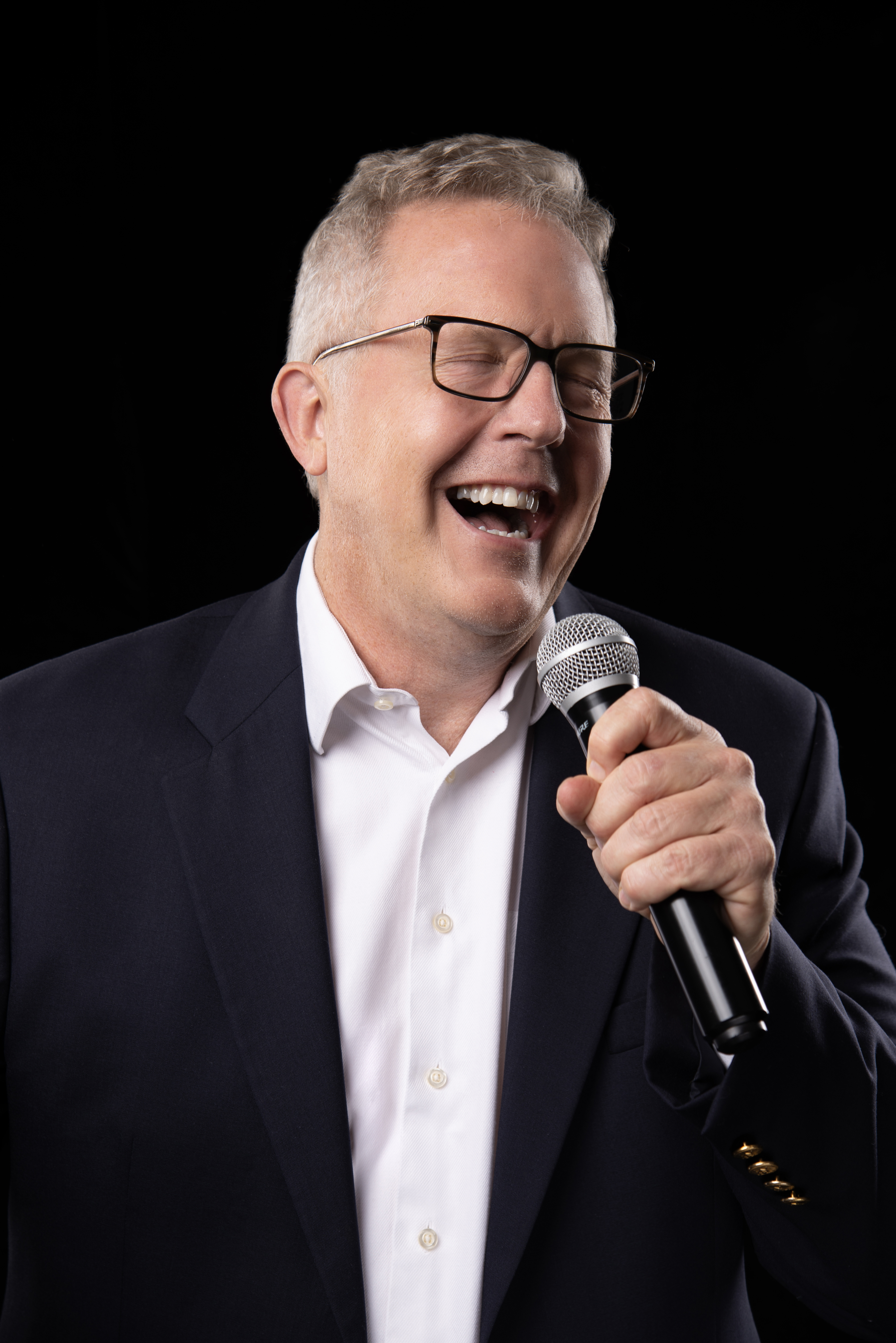 I'm Mike McGuire, and I'm here to transform the way your team collaborates, thinks, and succeeds. Think & React on your feet! I work with organizations that want their people to think on their feet, to work more effectively as a team and to be more confident in every situation.