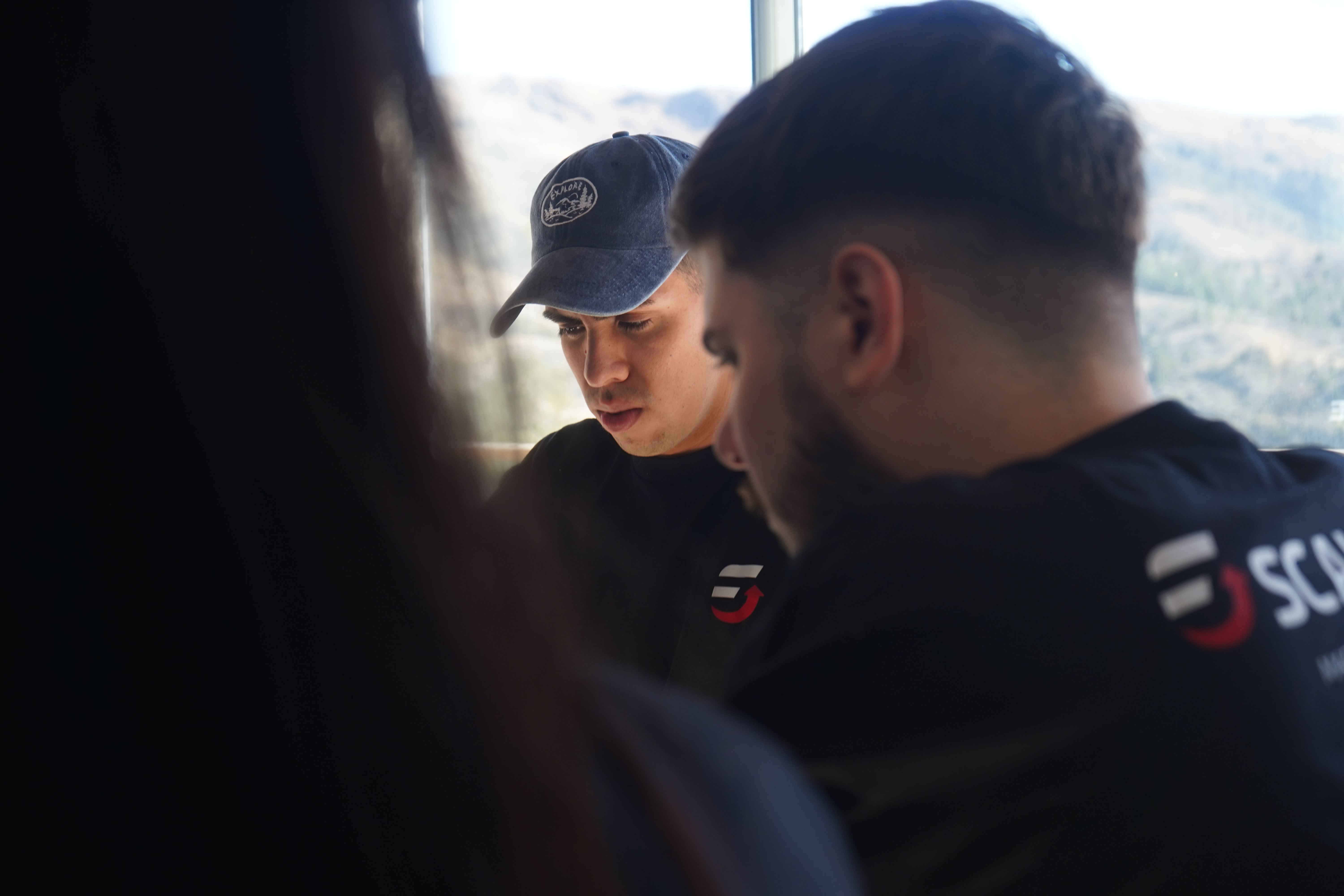 Equipo Escalate trabajando