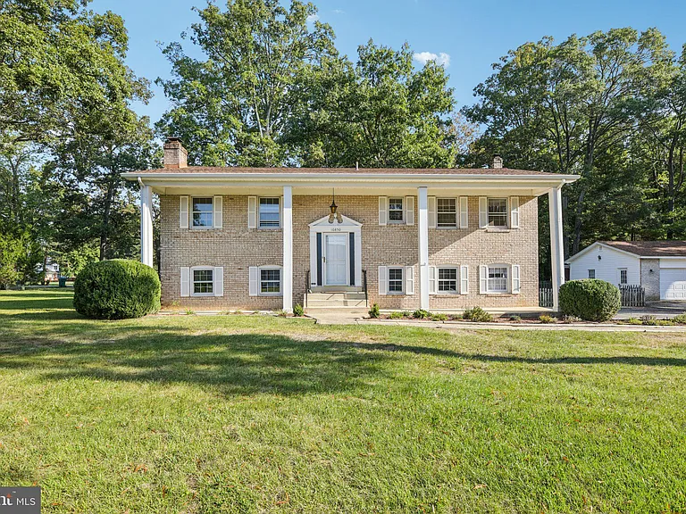 10850 Pam Dr, Waldorf MD