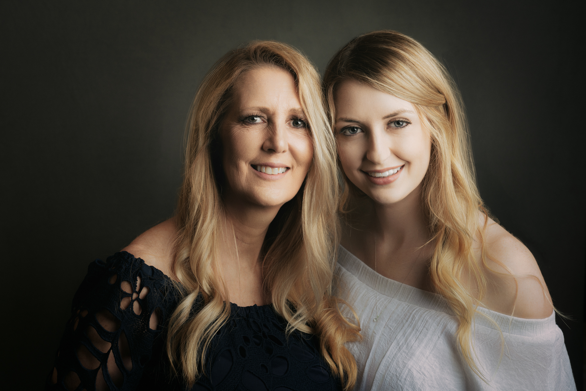 Capturing the Essence of Motherhood: Timeless Portraits That Speak to the Soul in Fort Worth