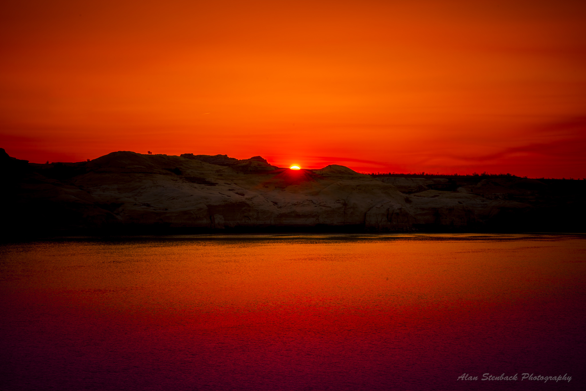 Lone Rock Beach