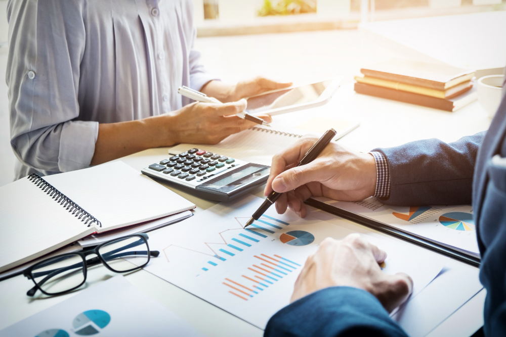 What Are the Differences between Bookkeeping and Accounting?