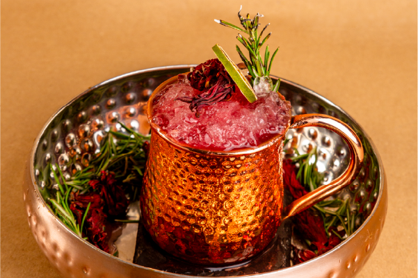 Descubre la coctelería de autor en Wala Beach Club, un oasis moderno en Bocagrande donde ingredientes locales, técnicas innovadoras y atardeceres caribeños se combinan para ofrecer una experiencia sensorial única. Descubre la coctelería de autor en Wala Beach Club, un oasis moderno en Bocagrande donde ingredientes locales, técnicas innovadoras y atardeceres caribeños se combinan para ofrecer una experiencia sensorial única.