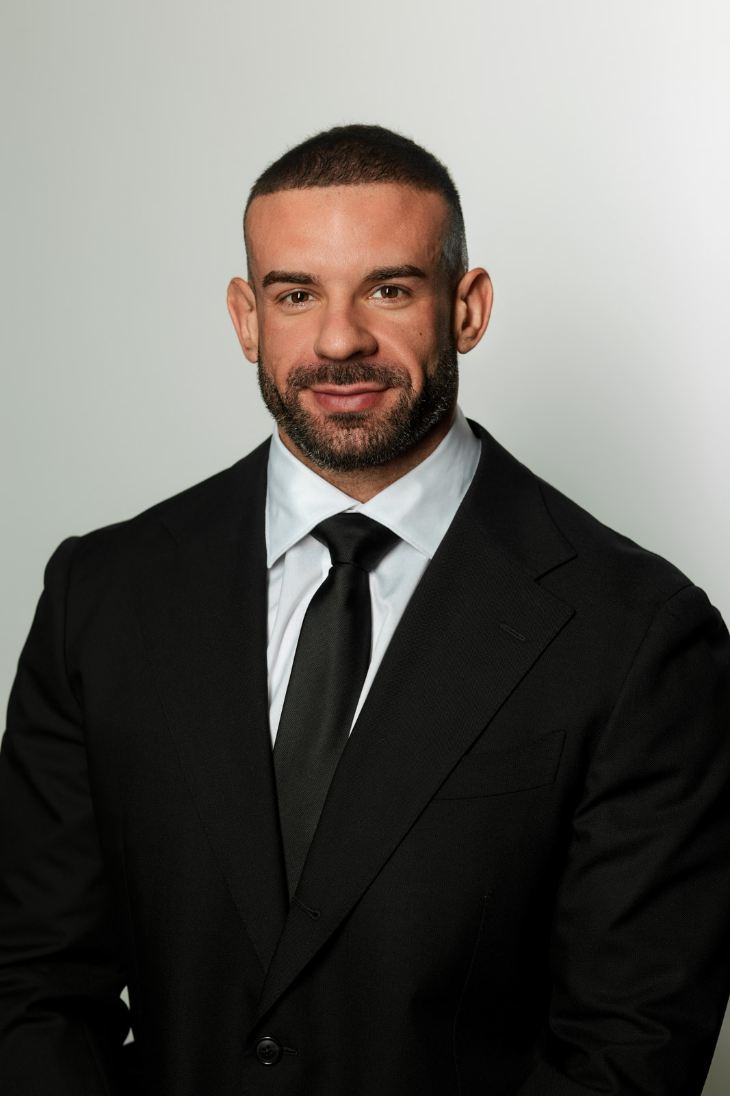 LinkedIn headshot Los Angeles - professional profile photo by Julia Mindar