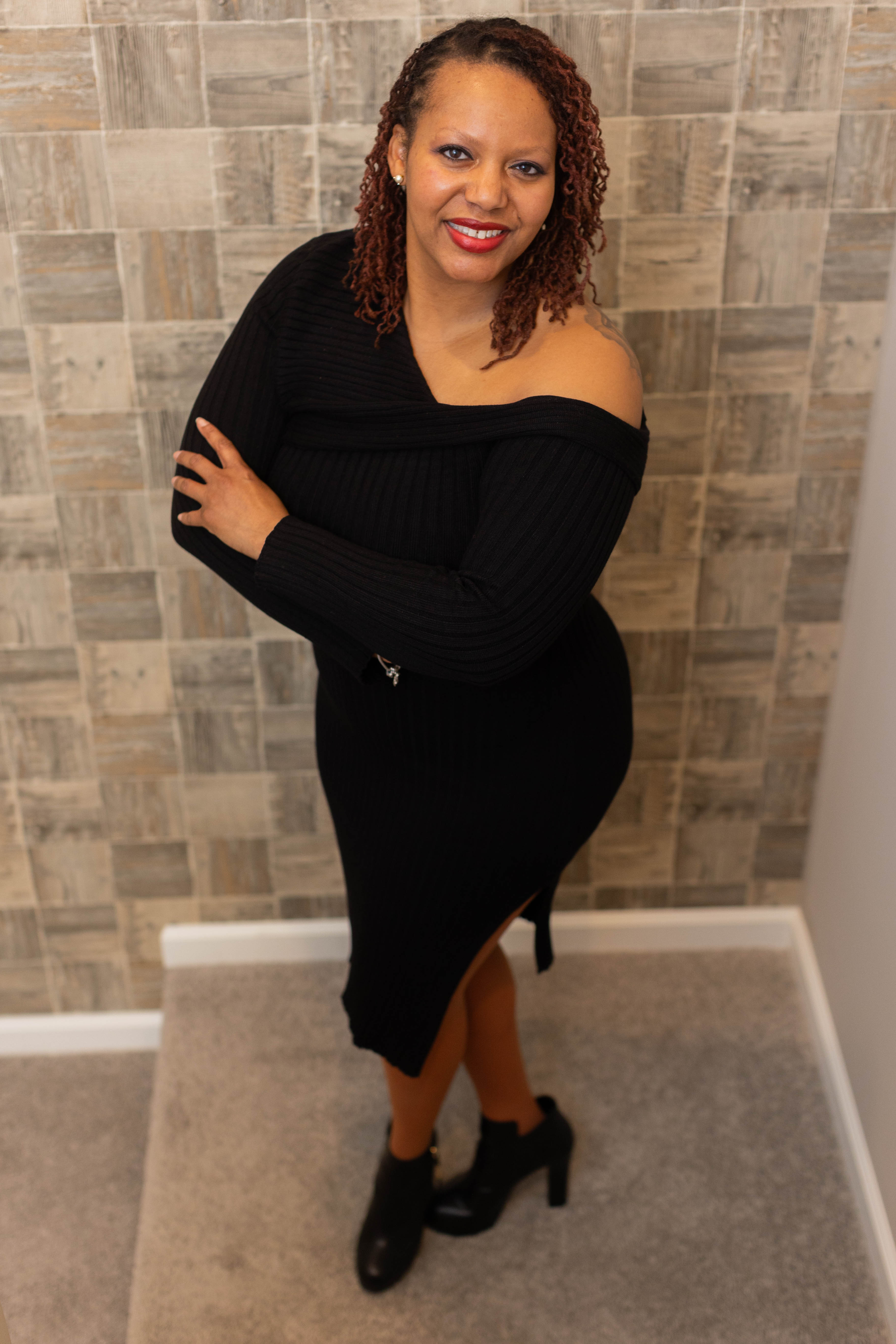 Alex Hyche is an Indianapolis Realtor with Dix Realty Group. She makes moves feel easy—clear steps, honest advice, and a little sass.