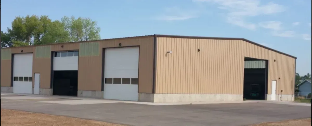 Steel building agricultural facility