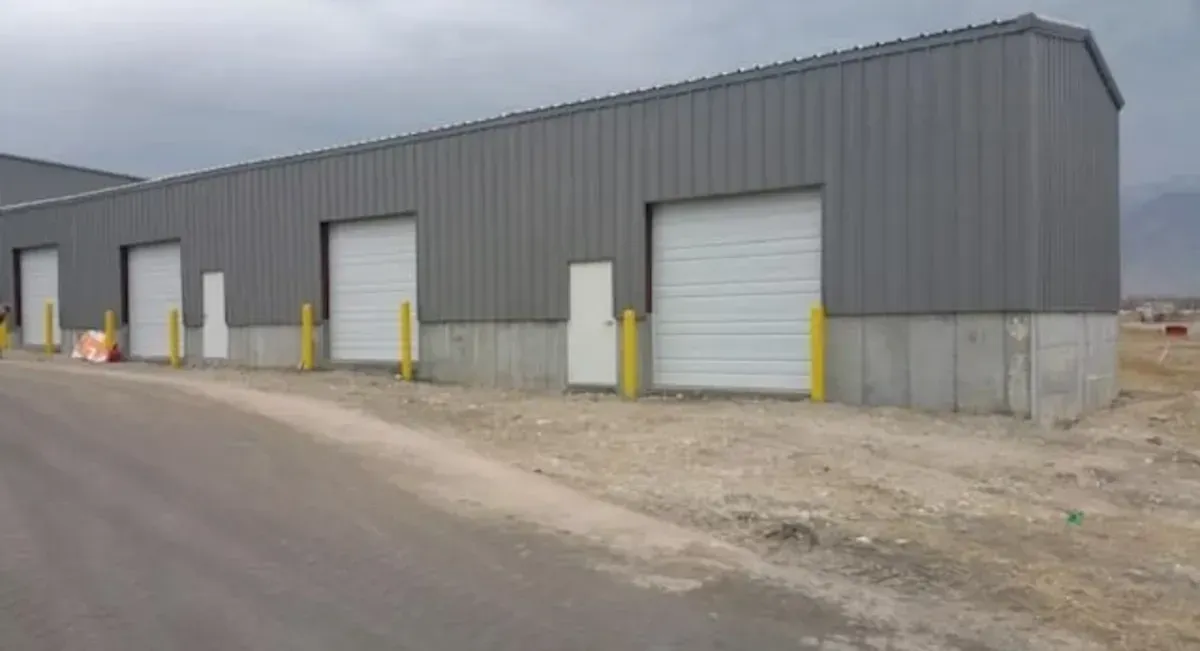 Steel structure manufacturing building