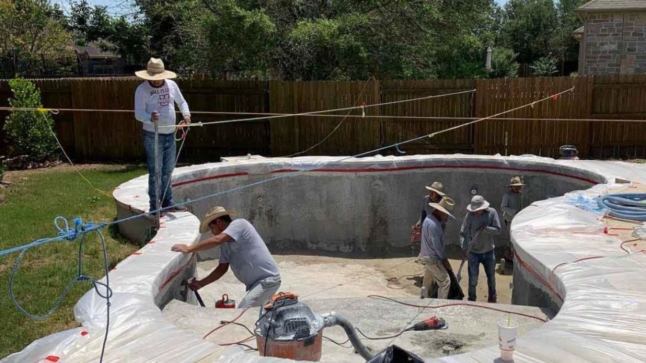 custom pool builder near me