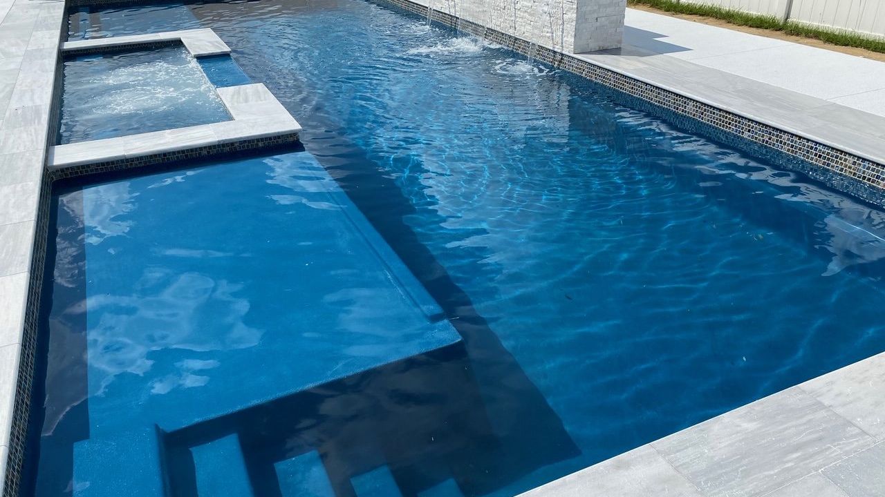  custom swimming pool contractor
