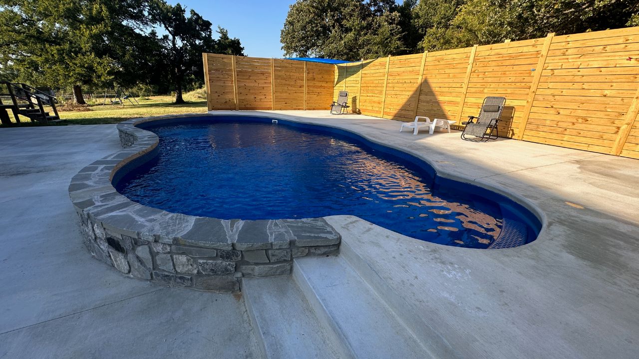 custom swimming pool contractor