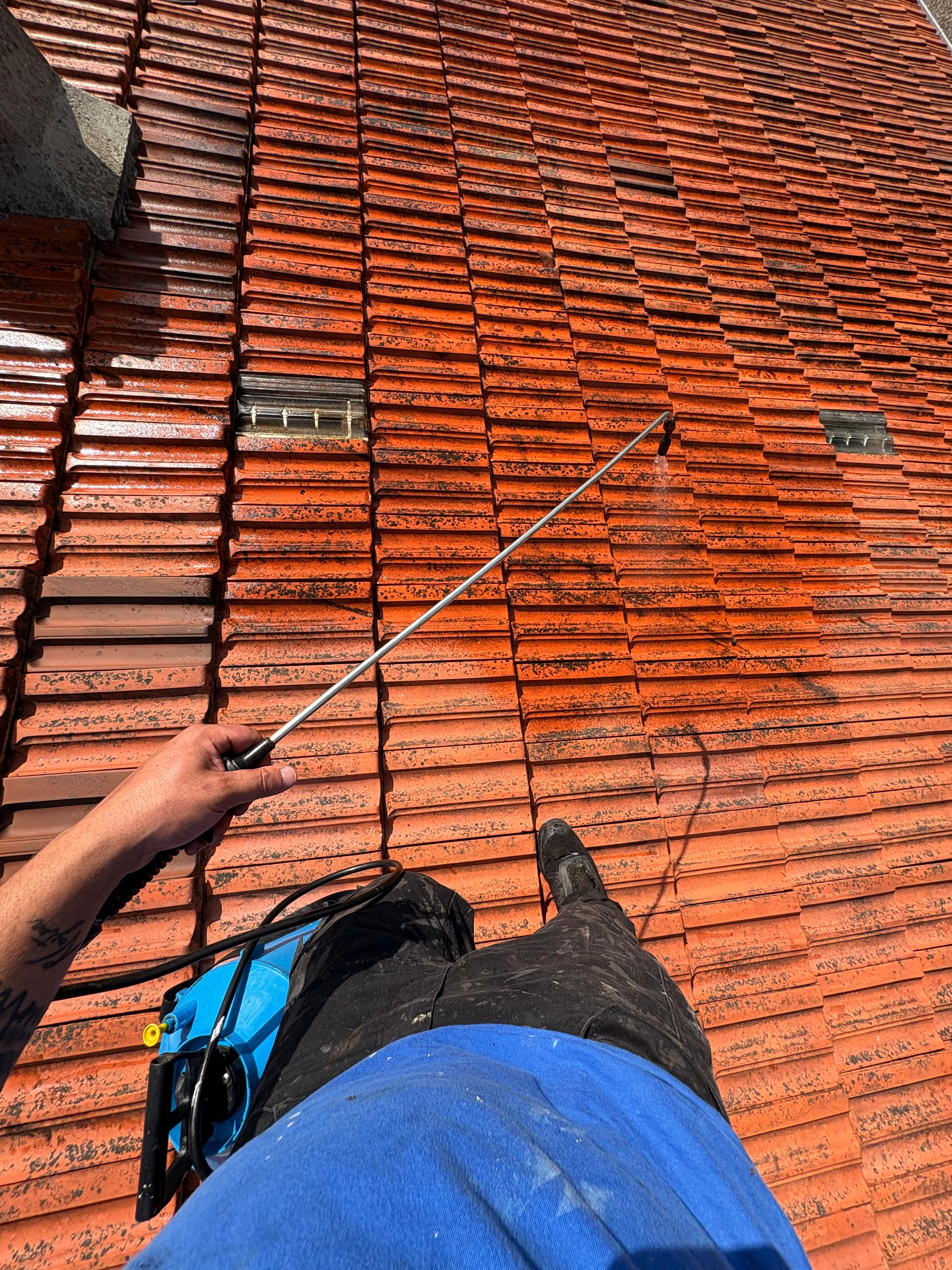 Nettoyage toiture Herblay-sur-Seine / Entretien toiture Herblay-sur-Seine / Couvreur Herblay-sur-Seine / Traitement hydrofuge Herblay / Réparation toiture Herblay-sur-Seine / Démoussage toiture Herblay-sur-Seine / Inspection toiture Herblay / Pro Couverture Herblay-sur-Seine / Nettoyage toiture Pierrelaye / Nettoyage toiture Noisy-sur-Oise / Toiture mousse Herblay / Couvreur zingueur Herblay-sur-Seine / Gouttières bouchées Herblay / Étanchéité toiture Herblay-sur-Seine