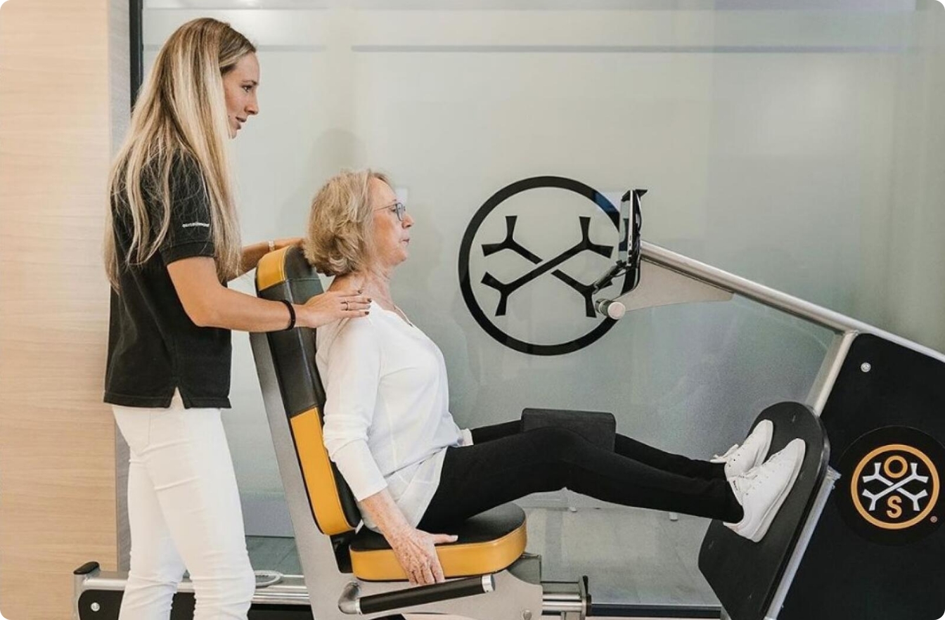 Elderly with OsteoStrong Girl