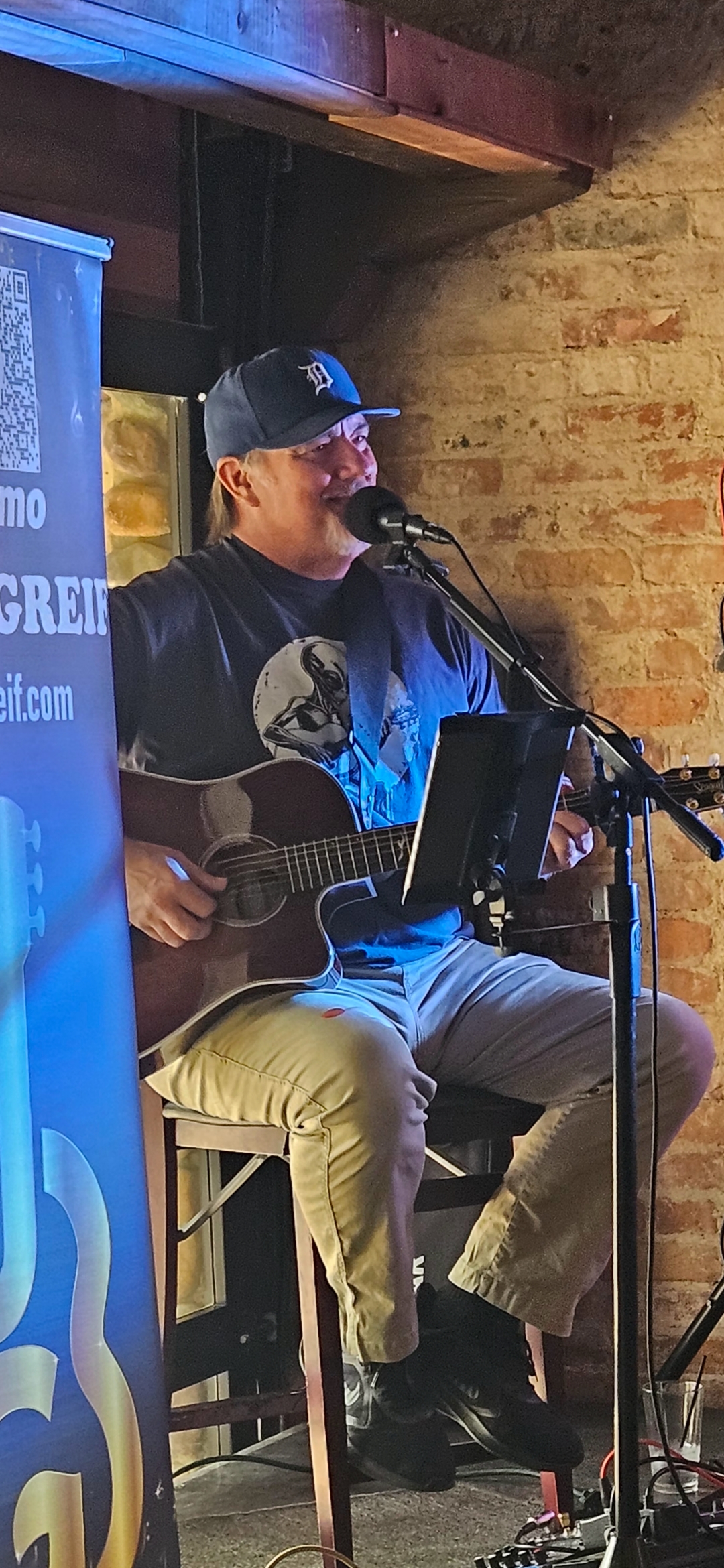 Live Music Performance at Lisa's Tavern
