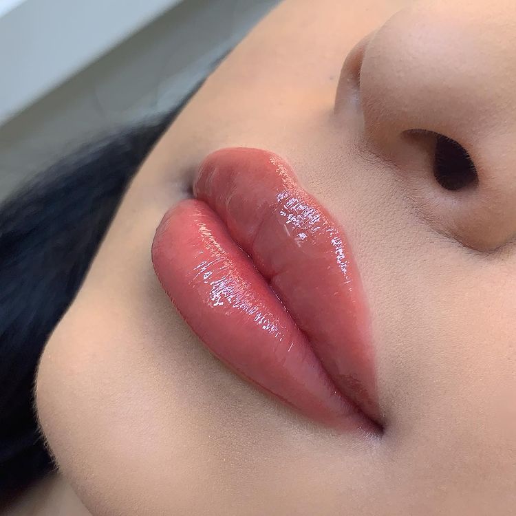 Lip Blushing