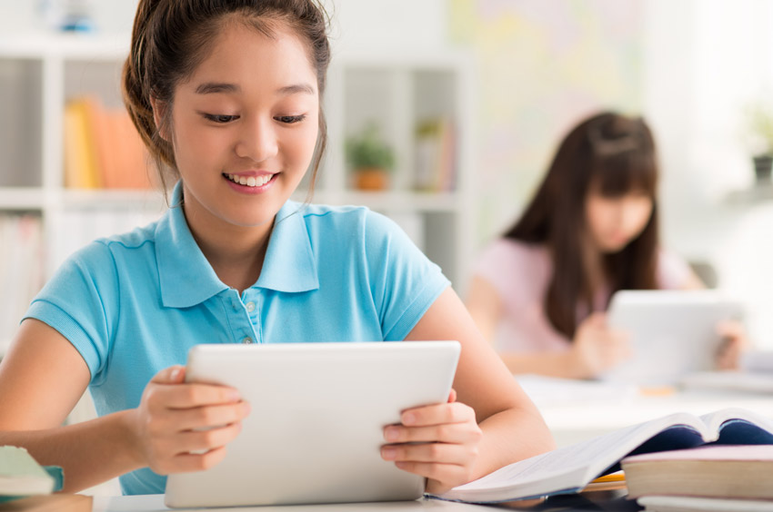 Des élèves en classe qui utilisent Kahoot! Des élèves en classe qui utilisent Kahoot!