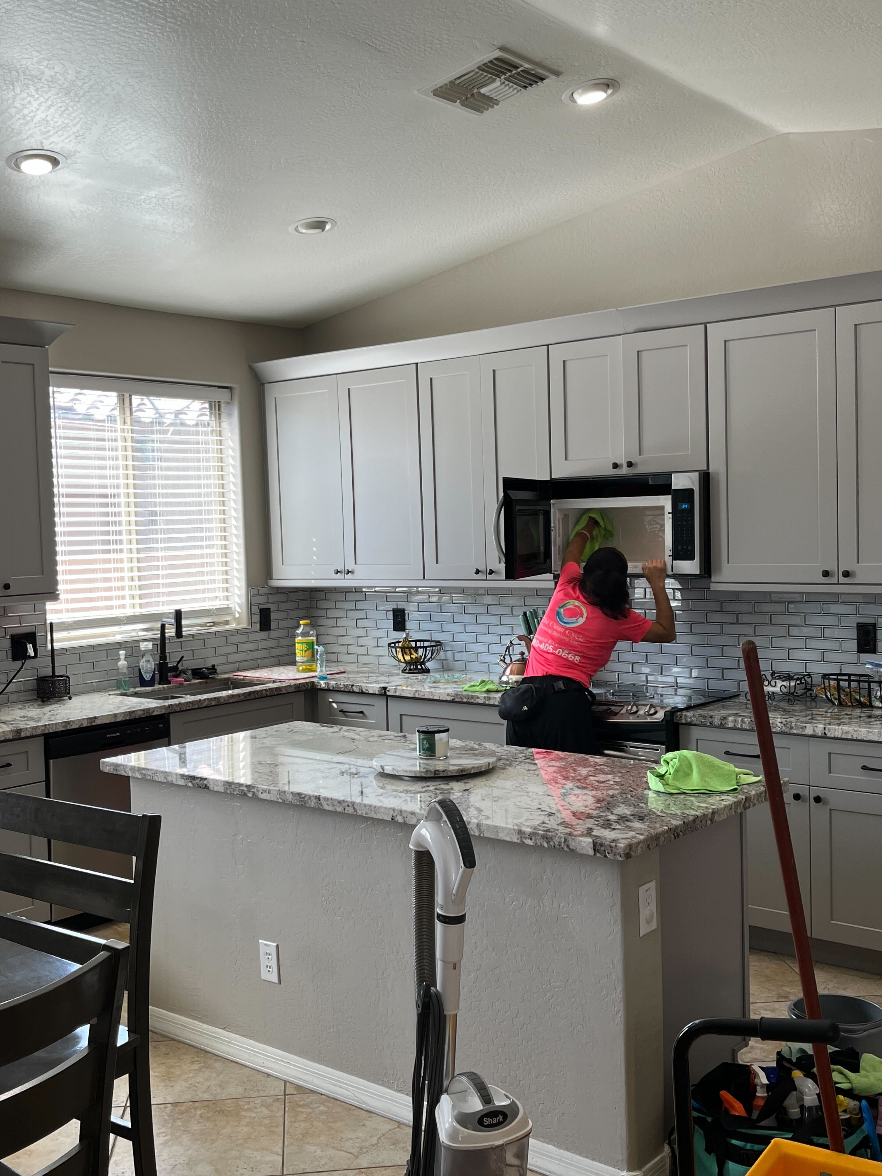 Professional deep cleaning service in Gilbert kitchen