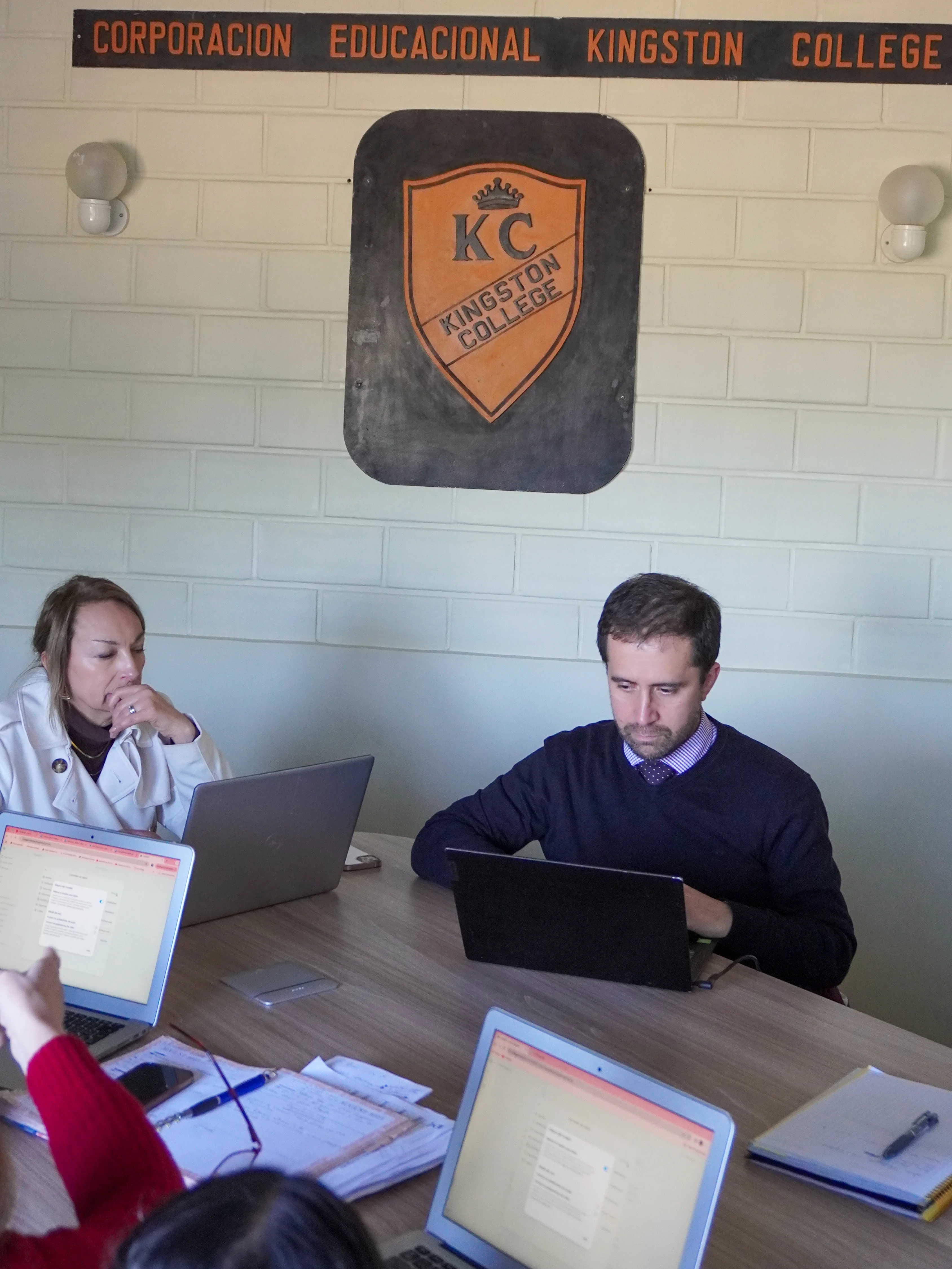 Acompañamiento uno a uno – Kingston College