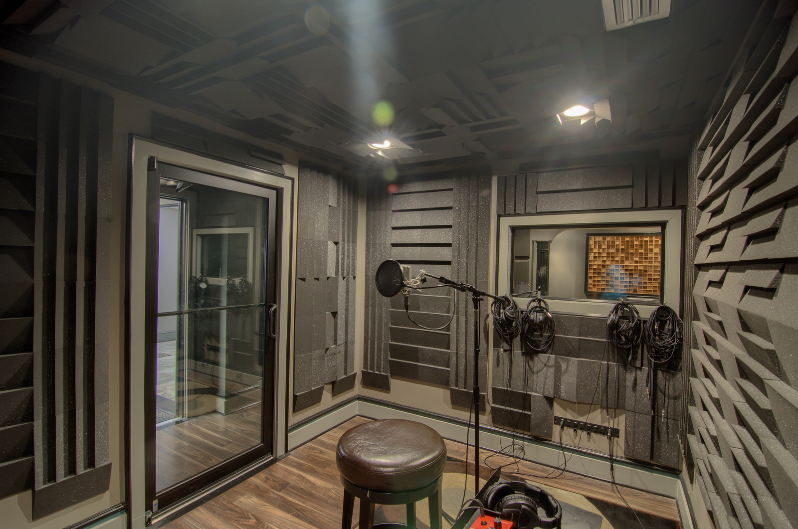 Why Finding the Best "Recording Studio Near Me" Can Transform Your Sound