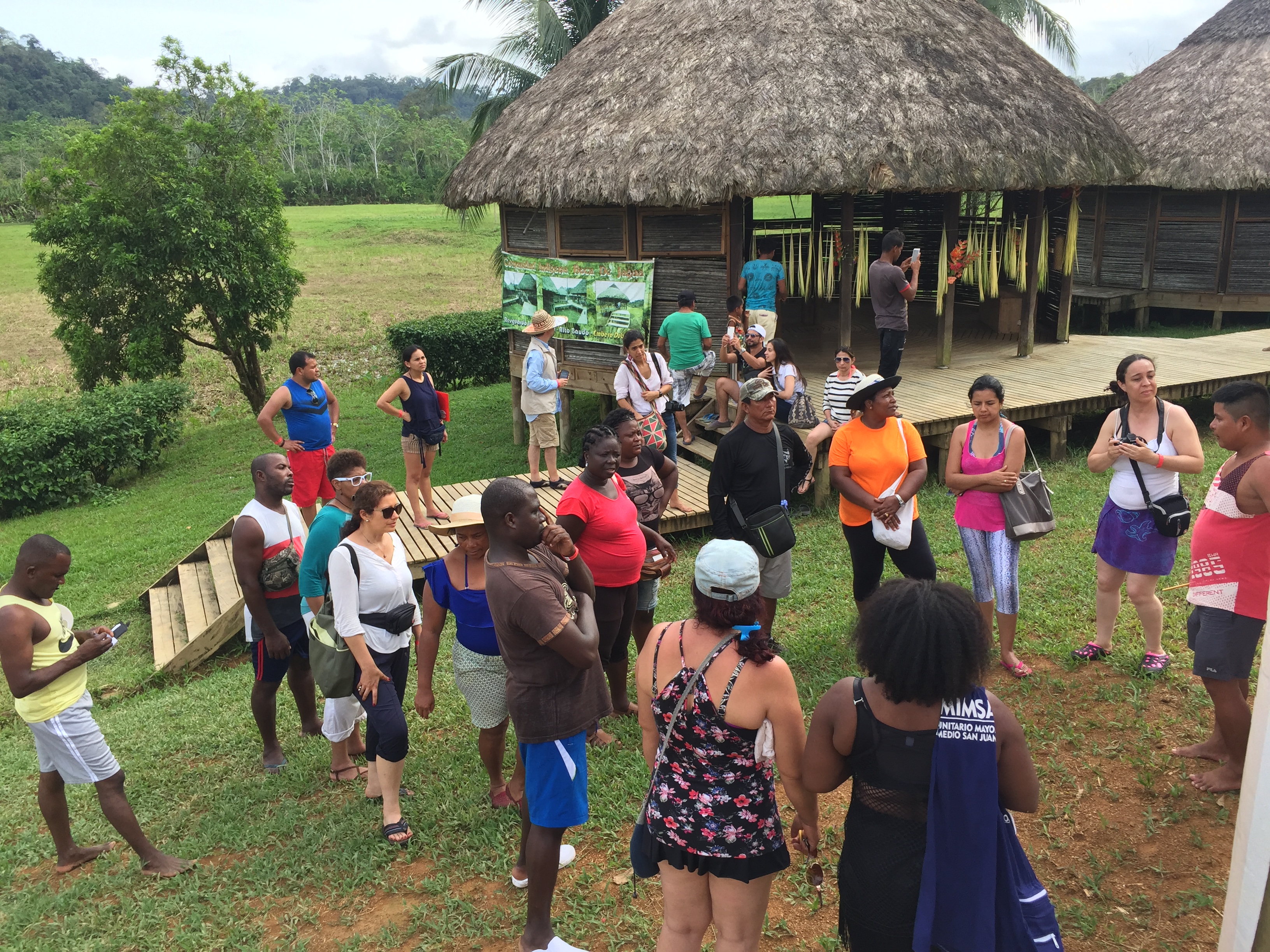 visita a comunidad local en colombia