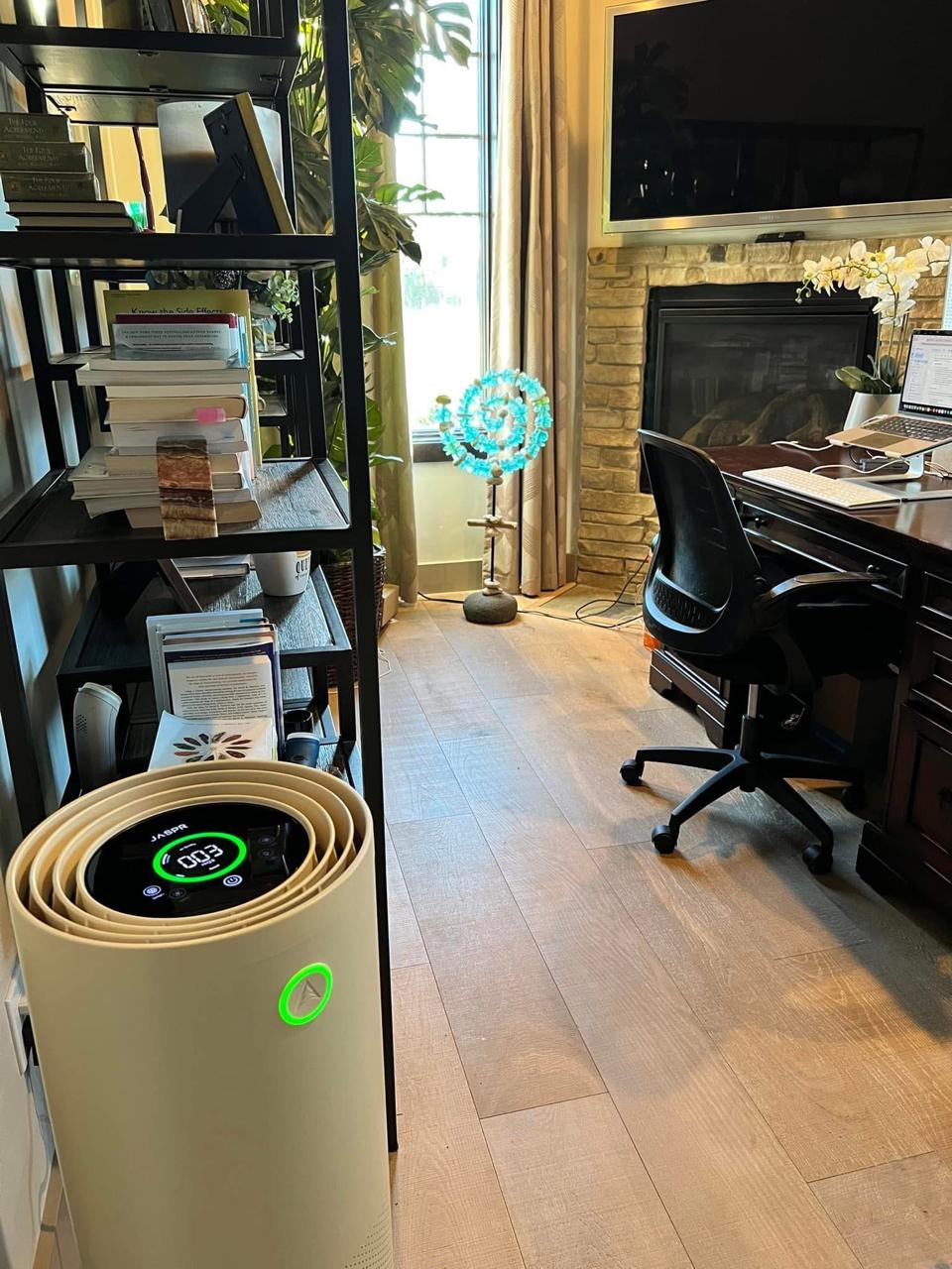  Jaspr in home office