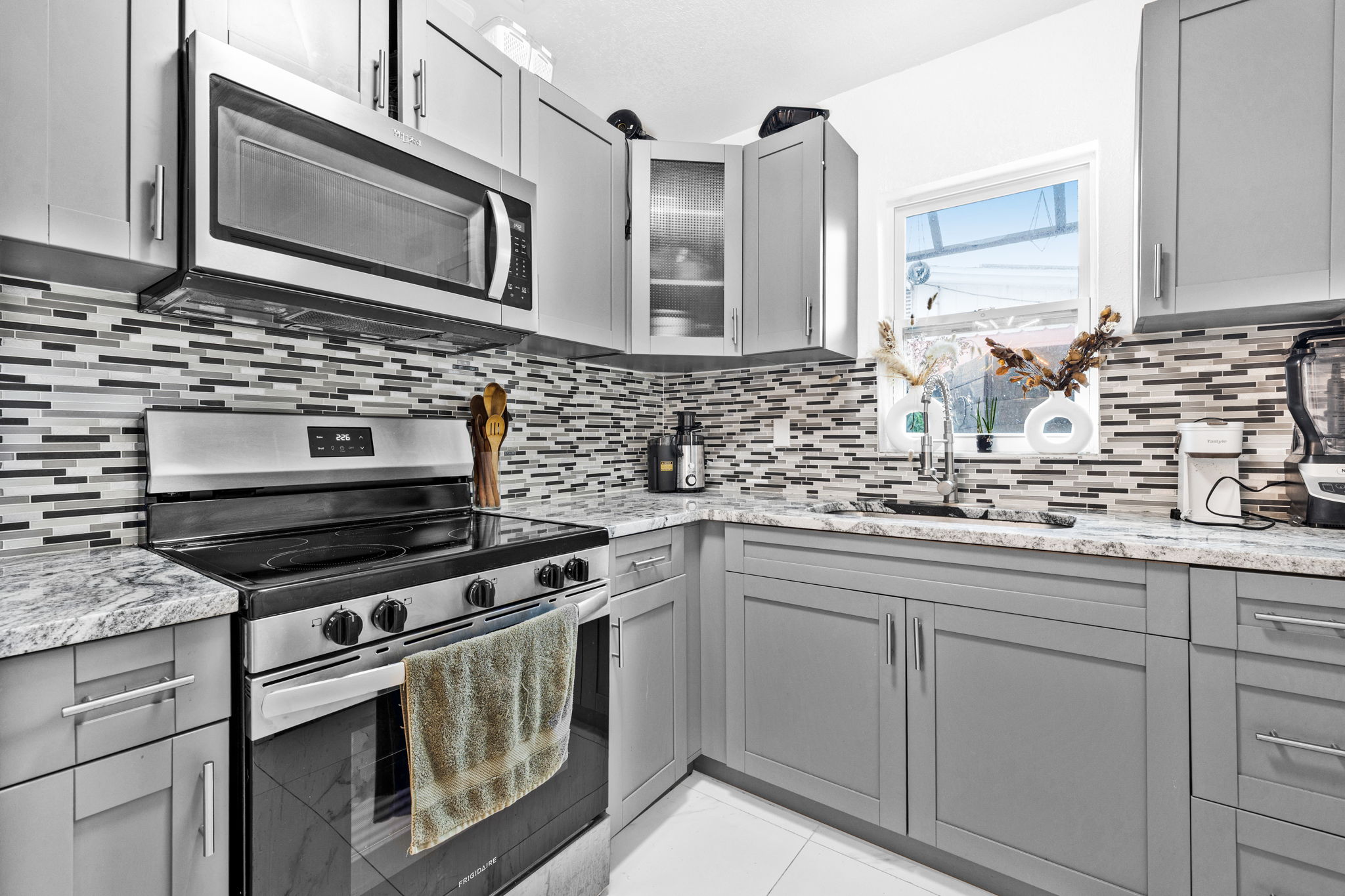 Modern kitchen with granite countertops Modern kitchen with granite countertops