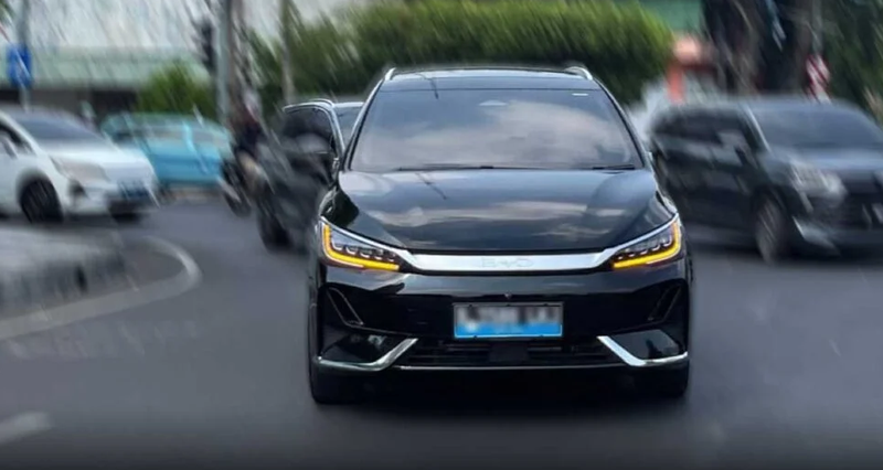 gambar mobil BYD M6 untuk Blog dan Halaman