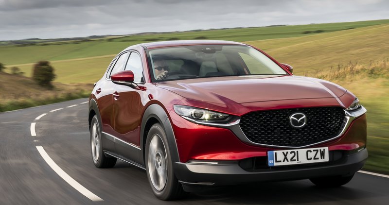 gambar banner mobil Mazda CX 30 untuk artikel dan halaman