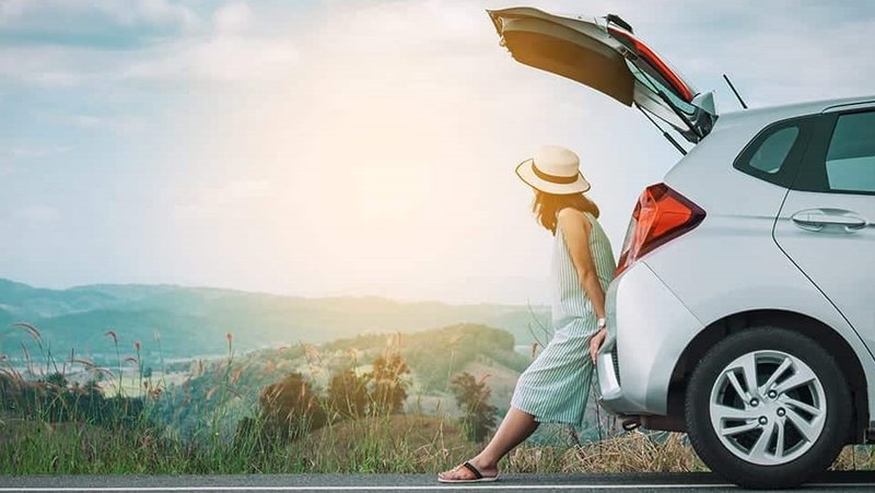 Gambar asuarnsi mobil bagi pengemudi muda untuk blog dan halaman