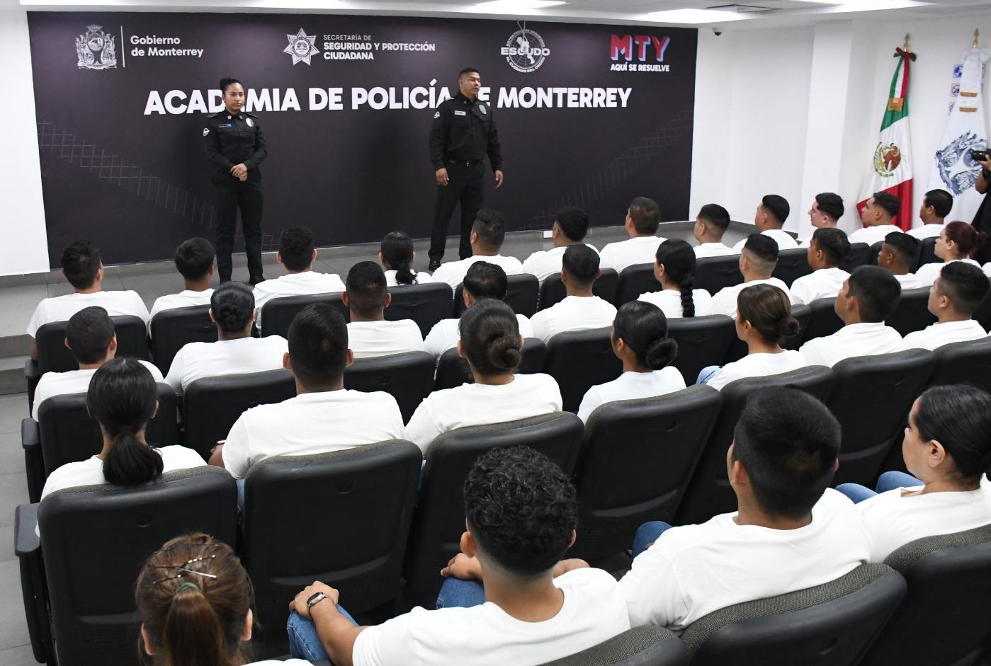 Ingresan 104 cadetes a la Academia de Policía de Monterrey