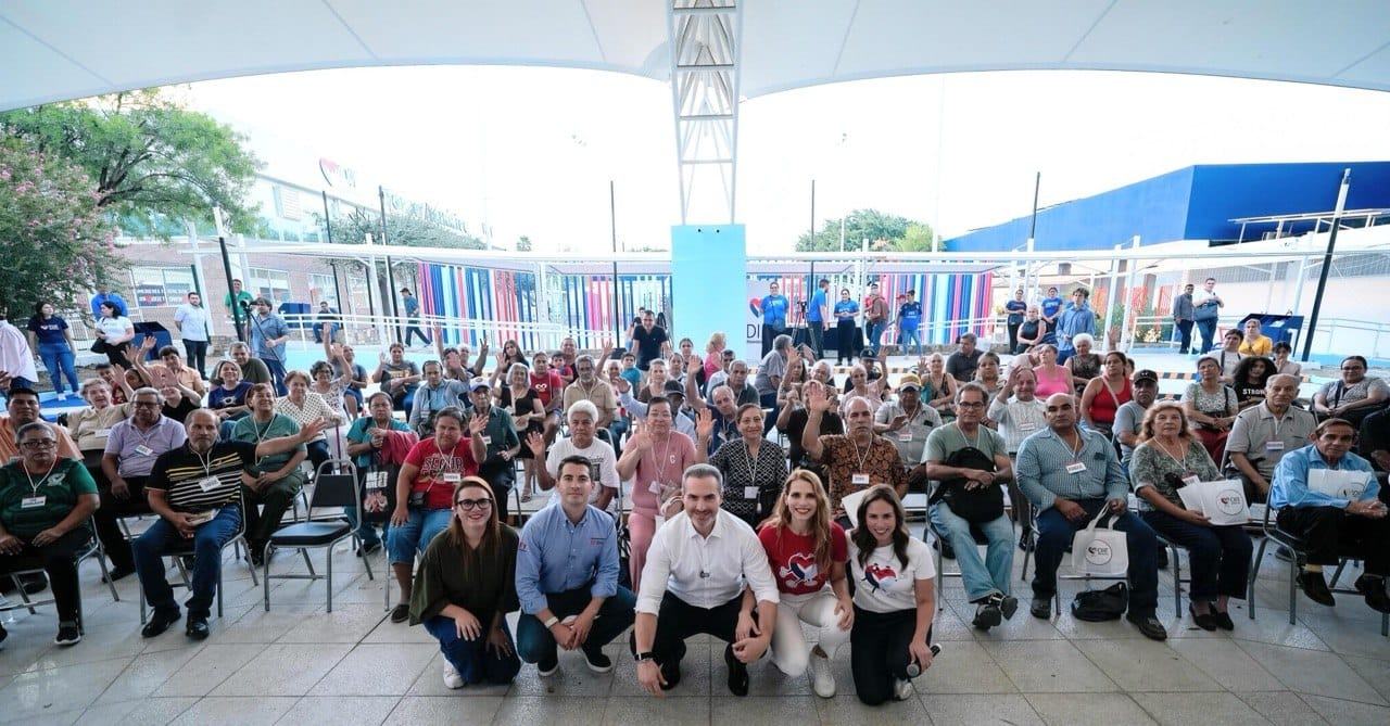 Entrega DIF Monterrey aparatos auditivos gratis y amplía sus apoyos sociales